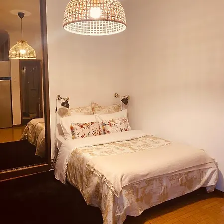 Appartamento Com Patio Na Rua Principal Da *