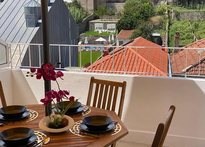 Com Patio Na Rua Principal Da Lejlighed Porto